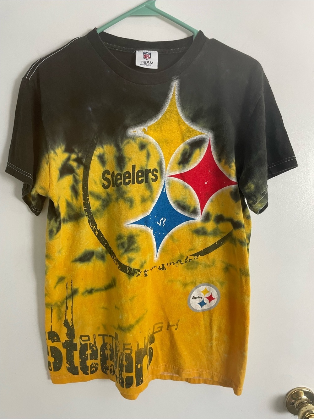 NFL Team Apparel Pittsburgh Steelers Men’s size medium